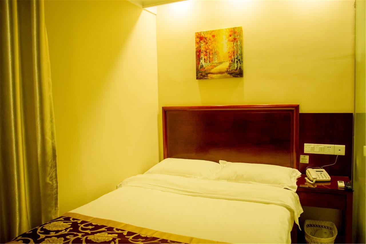 Greentree Inn Jiangsu Yancheng Dongtai Honglan Road Pedestrian Street Express Hotel מראה חיצוני תמונה