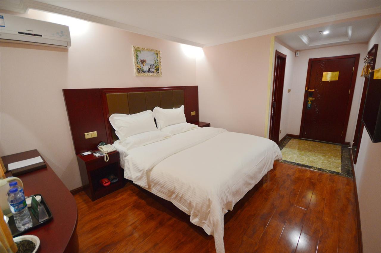 Greentree Inn Jiangsu Yancheng Dongtai Honglan Road Pedestrian Street Express Hotel מראה חיצוני תמונה